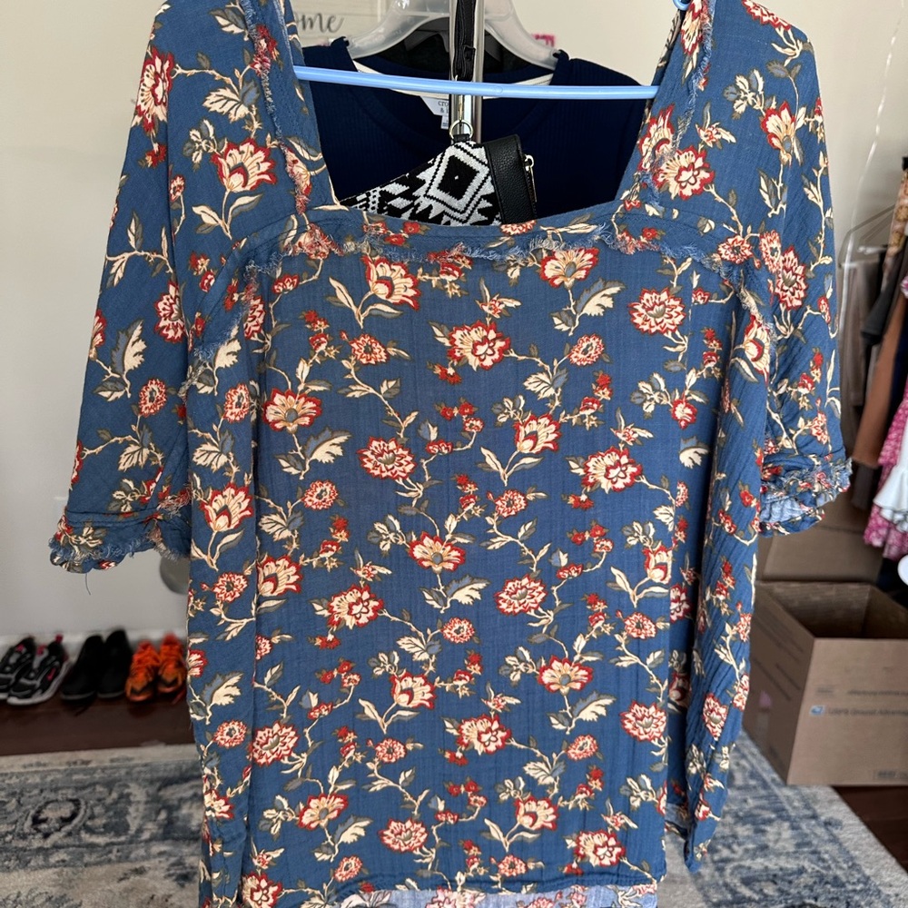 NWT Wonderly Blue and Red Floral Boho Gauze Top Ruffle Fringe XL - Picture 5 of 6